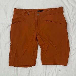 Men’s Arc’teryx Orange Nylon Shorts Size 34